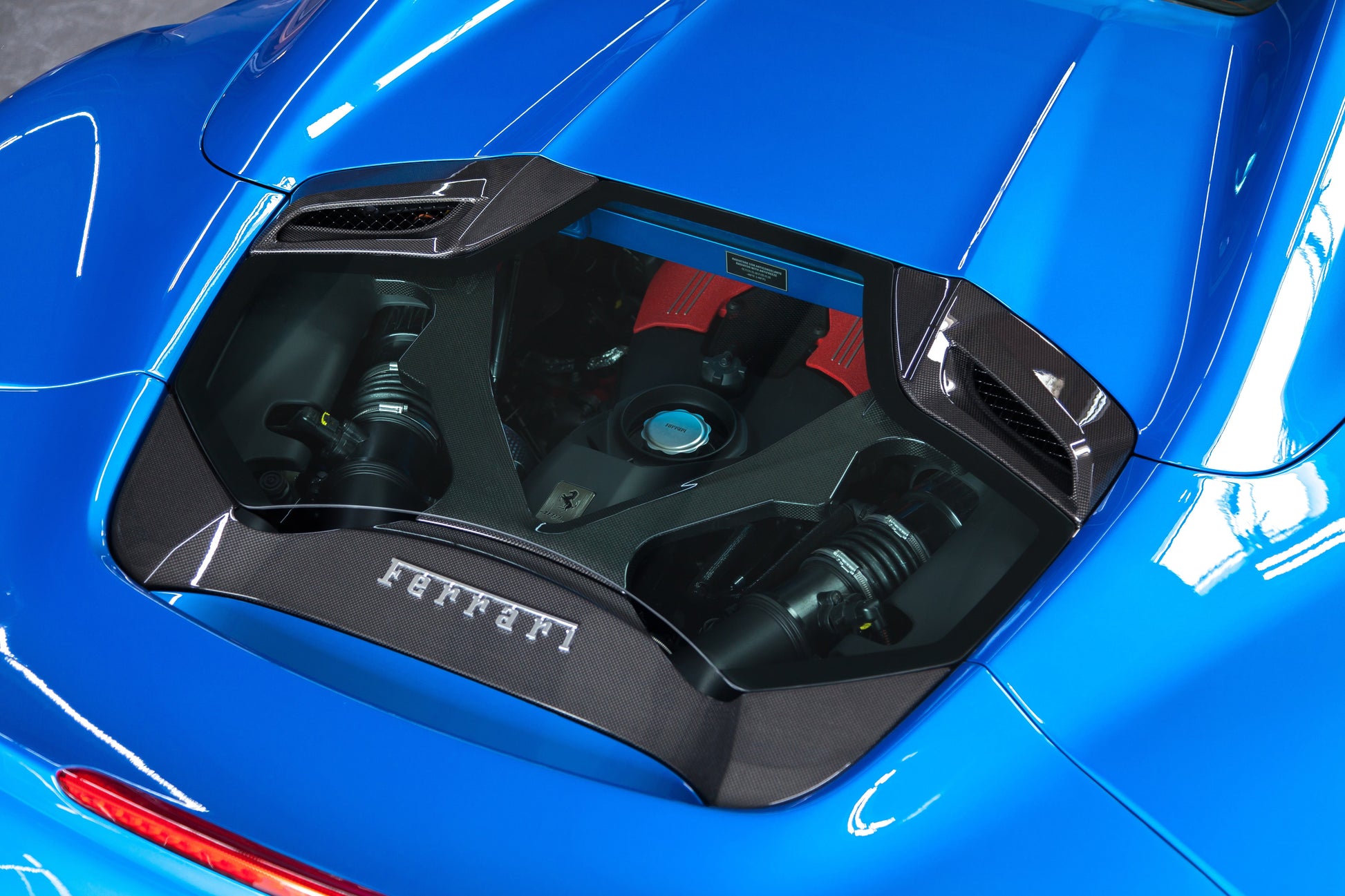 Capristo 03FE08710013LG Ferrari 488 GTS/Pista Carbon and Glass Bonnet 